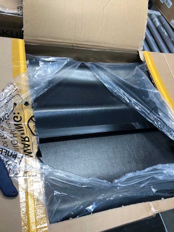 Photo 2 of *****It has a cut on cover
YITAMOTOR Soft Tri fold Truck Bed Tonneau Cover Compatible with 2019-2022 Chevy Silverado/ GMC Sierra 1500, Fleetside 5.8 ft Bed 5'9" Folding 2019-2022 1500 new body