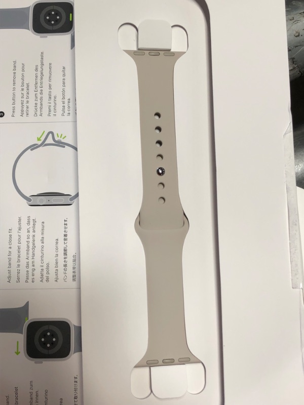 Photo 3 of Apple Watch SE (2nd Gen) [GPS 40mm] Smartwatch with Starlight Aluminum Case with Starlight Sport Band S/M. Fitness & Sleep Tracker, Crash Detection, Heart Rate Monitor
