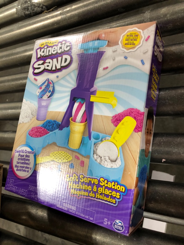 Photo 1 of KINETIC SAND PACK 