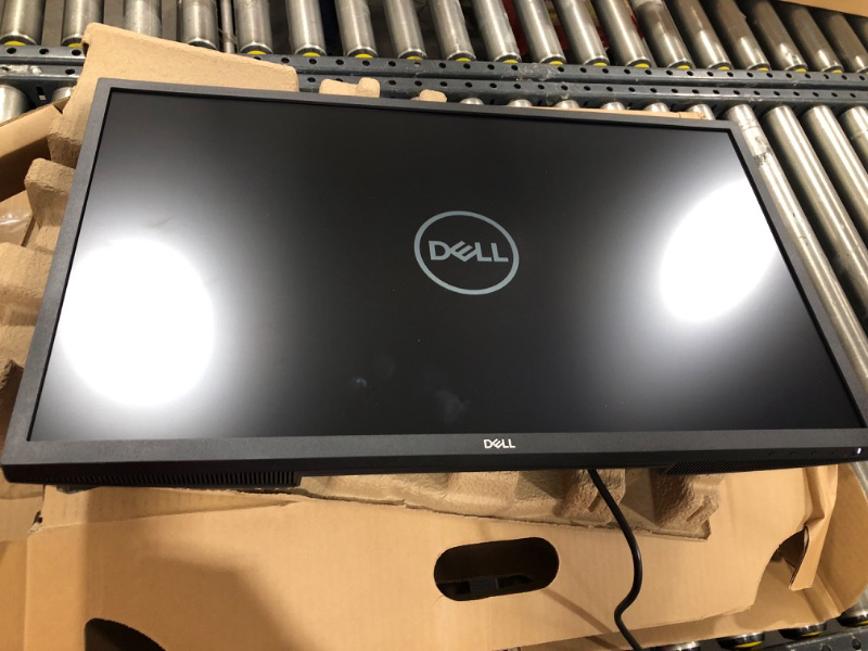 Photo 2 of Dell 27 inch Monitor FHD (1920 x 1080) 16:9 Ratio with Comfortview (TUV-Certified), 75Hz Refresh Rate, 16.7 Million Colors, Anti-Glare Screen with 3H Hardness, Black - SE2722HX 27 Inches SE2722HX
