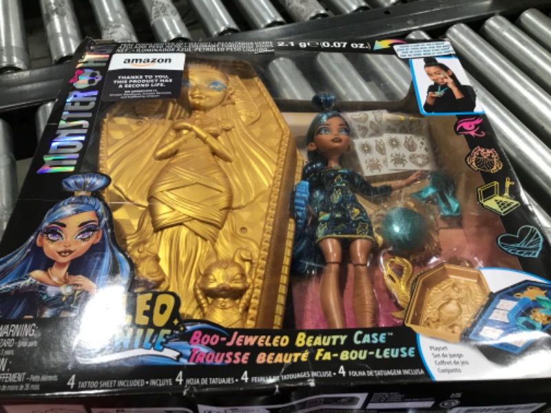 Photo 2 of Monster High Doll and Beauty Kit, Cleo De Nile Golden Glam Case with Tattoos and Necklace for Kids (Amazon Exclusive),Multicolor