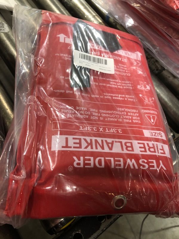 Photo 2 of YESWELDER Fire Blanket 4 Pack Emergency for Home and Kitchen, fire Extinguisher for The House?Fiberglass Fire Flame Retardant Blanket for People?Heat Insulation Fire Blanket-4 pack