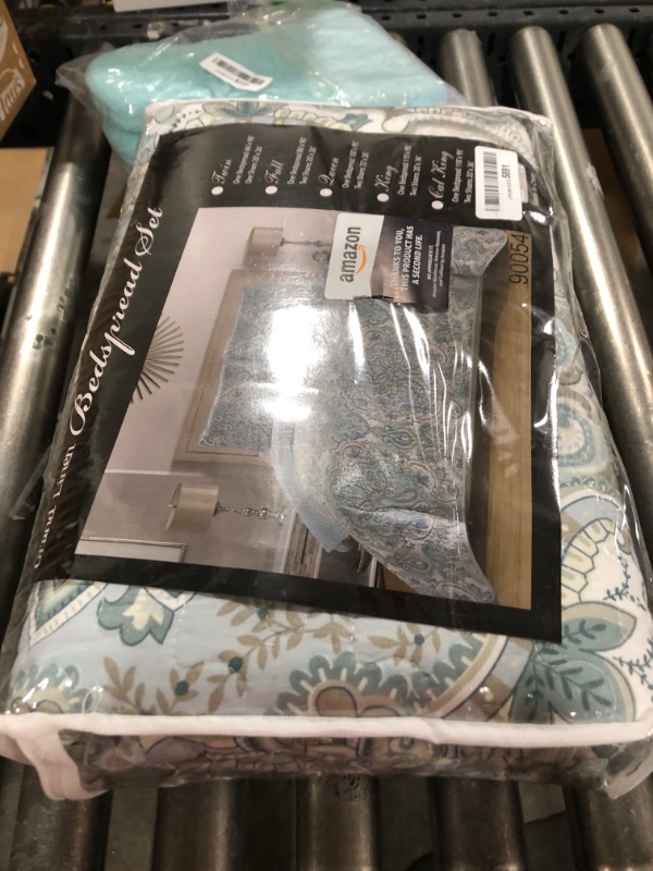 Photo 2 of 3-Piece Fine printed Oversize (100" X 95") Quilt Set Reversible Bedspread Coverlet QUEEN SIZE Bed Cover (Pale Blue, Grey, Paisley) Oversize Queen Pale Blue, Gray