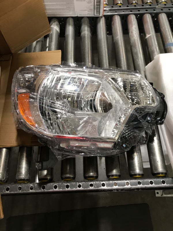 Photo 2 of (pair) Go-Parts - Headlight Assembly for Toyota Tacoma 2012-2015