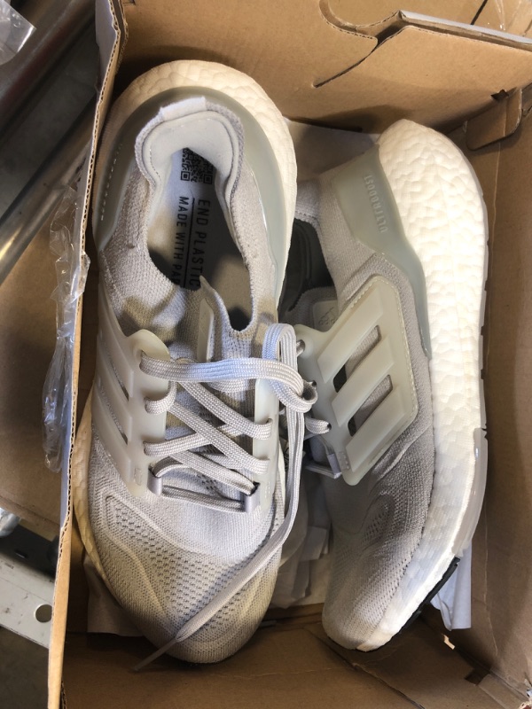 Photo 2 of adidas women's Ultraboost 22 Running Shoe Size 7