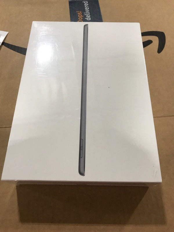 Photo 2 of Apple iPad (9th Generation): with A13 Bionic chip, 10.2-inch Retina Display, 256GB, Wi-Fi, 12MP front/8MP Back Camera, Touch ID, All-Day Battery Life – Space Gray WiFi 256GB Space Gray