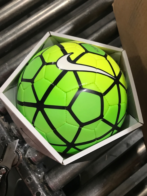 Photo 2 of Nike Pitch - Electric Green/Volt/(White)
