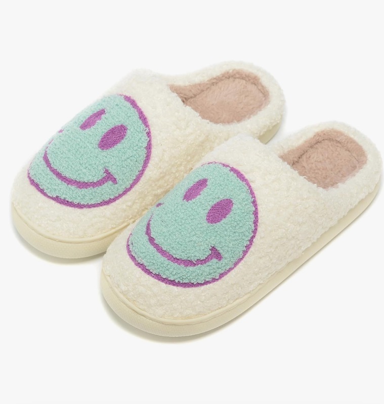 Photo 1 of Retro Fuzzy Face Slippers Women Men Non-Slip Couple Style Casual Smile Face Slippers Retro Soft Fluffy Warm Home Lightweight Slip-on Cute Cozy Indoor Outdoor Memory Foam Face Slippers 5.5