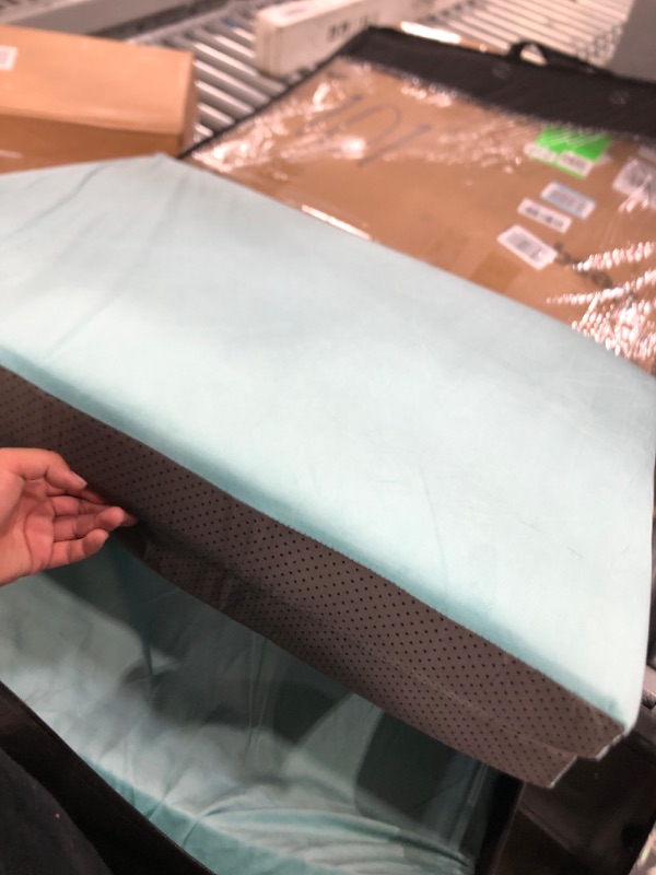 Photo 2 of *USED*Desque Folding Mattress 3 inch Tri-fold Memory Foam Mattress Topper with Washable Cover, Non-Slip Bottom Foldable Guest Bed for Camping, Guest, Twin Size - 75"x 30"x 3"