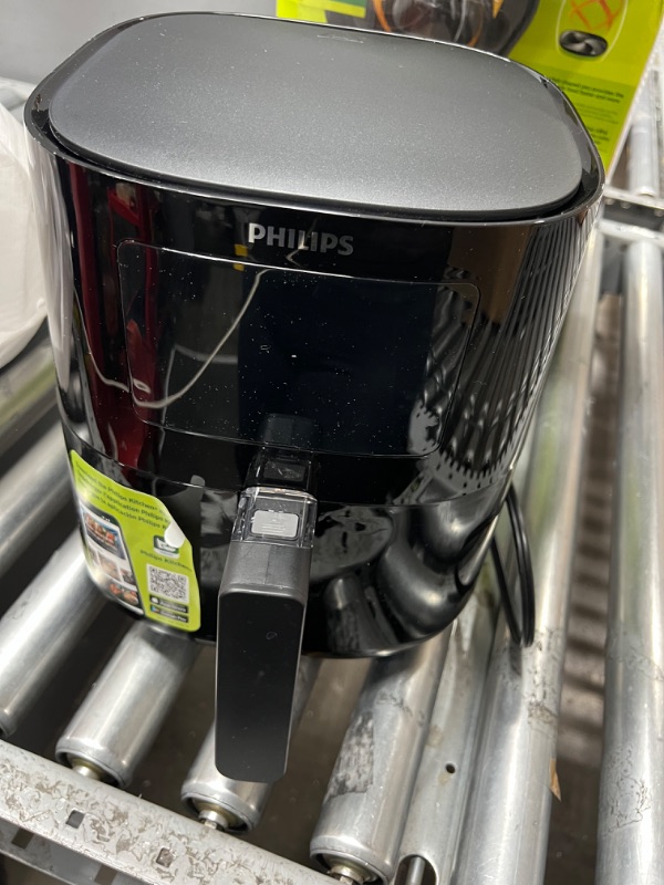 Photo 3 of Philips Essential Digital Airfryer-Compact with Rapid Air Technology (1.8lb/4.1L capacity)- HD9252/91 Compact Digital Airfryer