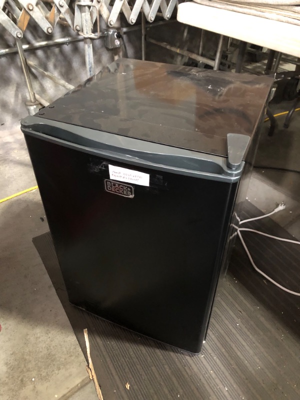 Photo 7 of ***NONREFUNDABLE - NOT FUNCTIONAL - FOR PARTS ONLY - SEE COMMENTS***
BLACK+DECKER BCRK25B Compact Refrigerator Energy Star Single Door Mini Fridge with Freezer, 2.5 Cubic Feet, Black