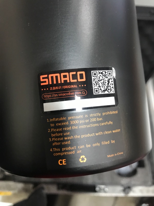 Photo 1 of SMACO Mini Scuba Tank 1.9L Capacity Diving Oxygen Tank Support 25-30 Minutes Underwater Breathing Small Scuba Tank Kit with Portable Box S700 Scuba Cylinder for Underwater Entertainment/Diving Work S700a-black