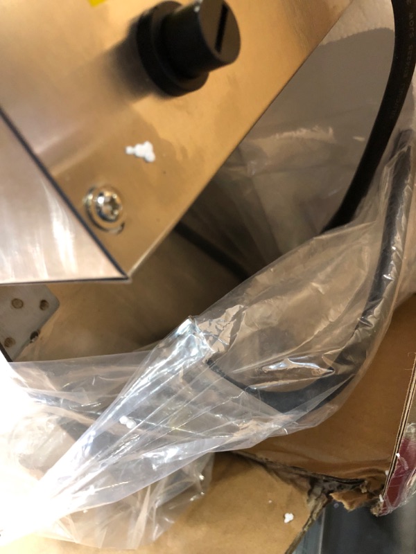 Photo 1 of ***USED*UNABLE TO TEST***
EGGKITPO Electric Deep fryer Single Tank Deep Fryer with Basket Capacity 10L(10.5QT) Electric Countertop Fryers with 60 Minute Timer for Home Kitchen and Restaurant, 1800 Watts, 120V