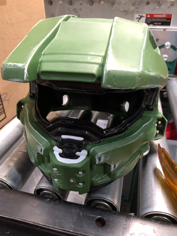 Photo 3 of **BADLY DAMAGED***Disguise Halo Master Chief Light-Up Boys' Helmet , Green