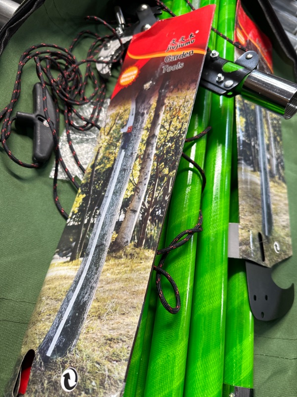 Photo 1 of * STOCK PHOTO ** Spear & Jackson 4930FZ/09 Razorsharp Telescopic Tree Pruner