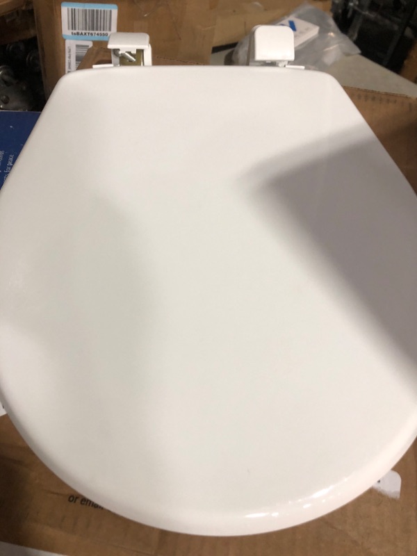 Photo 2 of (see all images) ROUND Toilet Seat with Soft-Close and Quick-Release Hinge