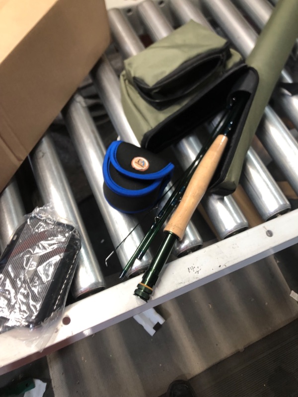 Photo 5 of M MAXIMUMCATCH Maxcatch Extreme Fly Fishing Combo Kit, Starter Fly Rod and Reel Outfit, with a Protective Travel Case 4wt 8‘6“ 4pc Rod