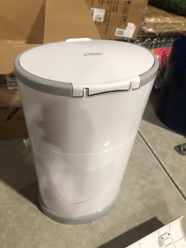 Photo 3 of ***USED - LIKELY MISSING PARTS - UNABLE TO VERIFY FUNCTIONALITY***
Dekor Classic Hands-Free Diaper Pail | White | Easiest to Use | Just Step – Drop – Done | Doesn’t Absorb Odors