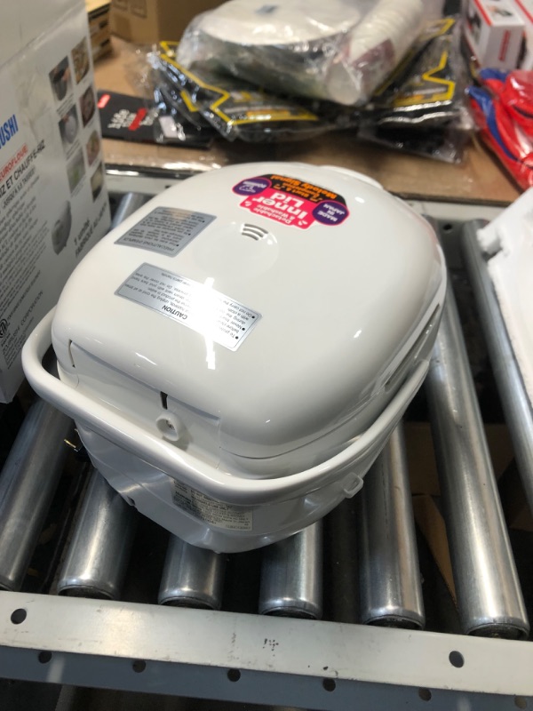 Photo 3 of (NON-REFUNDABLE) Zojirushi, Made in Japan Neuro Fuzzy Rice Cooker, 5.5-Cup, Premium White