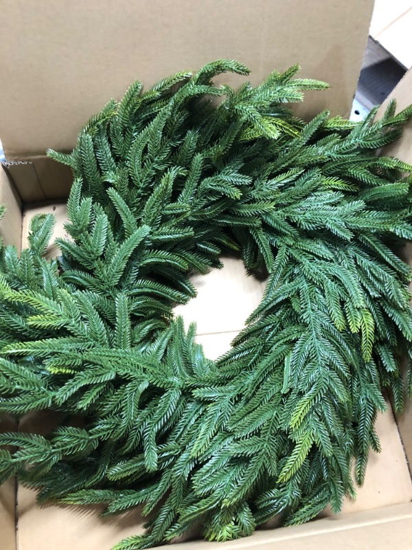 Photo 3 of Somikis 24 Inch Green Wreaths