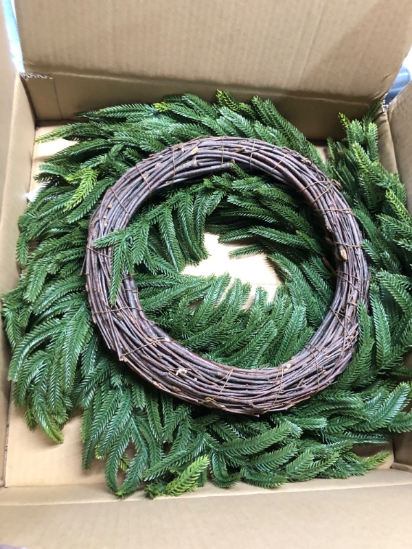 Photo 2 of Somikis 24 Inch Green Wreaths