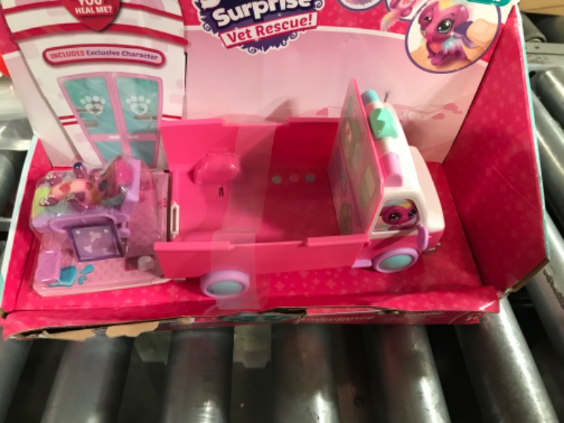 Photo 2 of **MISSING PIECE**Little Live Pets Scruff Surprise - Ambulance Playset