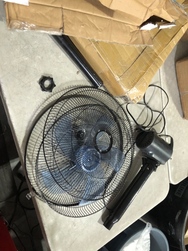 Photo 3 of ***USED - DAMAGED - POWERS ON - UNABLE TO TEST FURTHER***
PELONIS 16" Oscillating Pedestal Stand Up Fan | Adjustable Height | Ultra Quiet DC Motor | Remote Control | 12 Speed | 12-Hour Timer | High Energy Efficiency | for Bedroom Home Office Use | Black 1