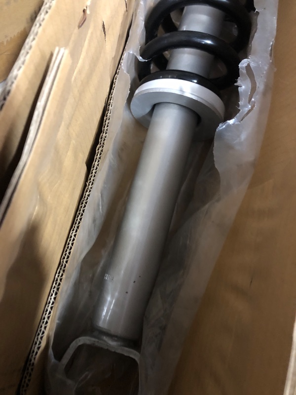 Photo 5 of (used)(see all images) Rough Country 6" Loaded N3 Lifted Struts for 06-19 Ram 1500 4WD - 501023