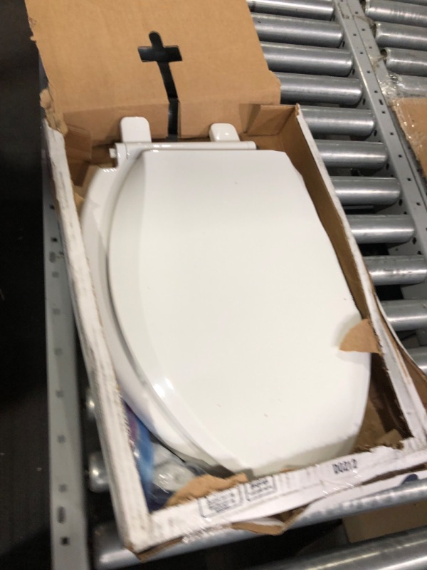 Photo 3 of *** MINOR DAMAGE | UNKNOWN IF MISSING PARTS *** KOHLER 4636-RL-0 Cachet ReadyLatch Quiet Close Elongated Toilet Seat