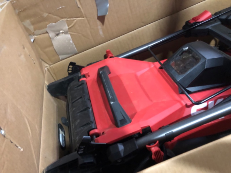 Photo 4 of *** UNKNOWN IF MISSING PARTS *** SKIL PM4910-10 PWR CORE 40 20-Inch 40V Brushless Push Mower Kit