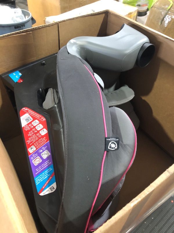 Photo 2 of **PREVIOUSLY USED**
Safety 1??® Crosstown DLX All-in-One Convertible Car Seat, Cabaret Cabaret Crosstown DLX