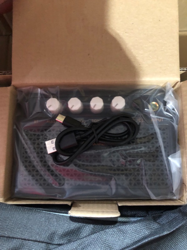 Photo 1 of Donner, DST-152B 39" Electric Guitar Kit HSS Pickup Coil Split with Amp, Black Solid Body Guitarra Electrica
