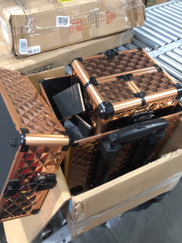 Photo 1 of **MAY MISS SOME ACCESSORIES**
Frenessa Rolling Makeup Train Case 3 in 1 Professional Cosmetic Trolley- Vintage Rose Gold
