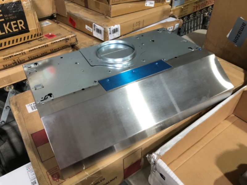 Photo 5 of ***USED - LIKELY MISSING PARTS - UNABLE TO VERIFY FUNCTIONALITY***
Broan-NuTone BCSD130SS Glacier Range Hood with Light, Exhaust Fan for Under Cabinet, Stainless Steel, 30-inch, 300 Max Blower CFM Stainless Steel 30-Inch