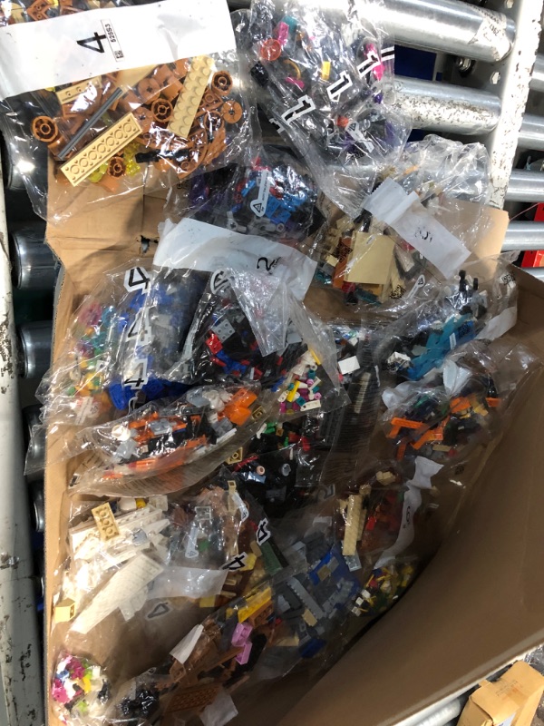 Photo 2 of (NON-REFUNDABLE) MISC LEGO BUNDLE 