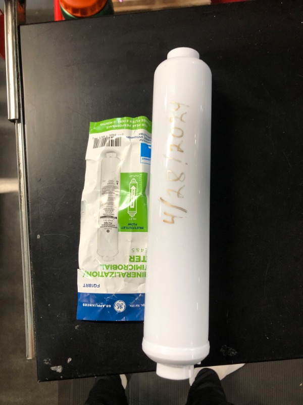 Photo 1 of GE Reverse Osmosis Under Sink Remineralization & Replacement Filter | Fits GE GXRV40TBN, GXRQ18NBN, GNRQ18NBN Filtration Systems FQ18RT