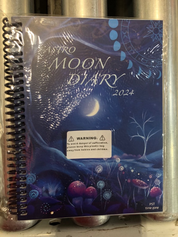 Photo 1 of MOON DIARY 2024 Datebook Calendar Personal Organiser (PST - Pacific Time)