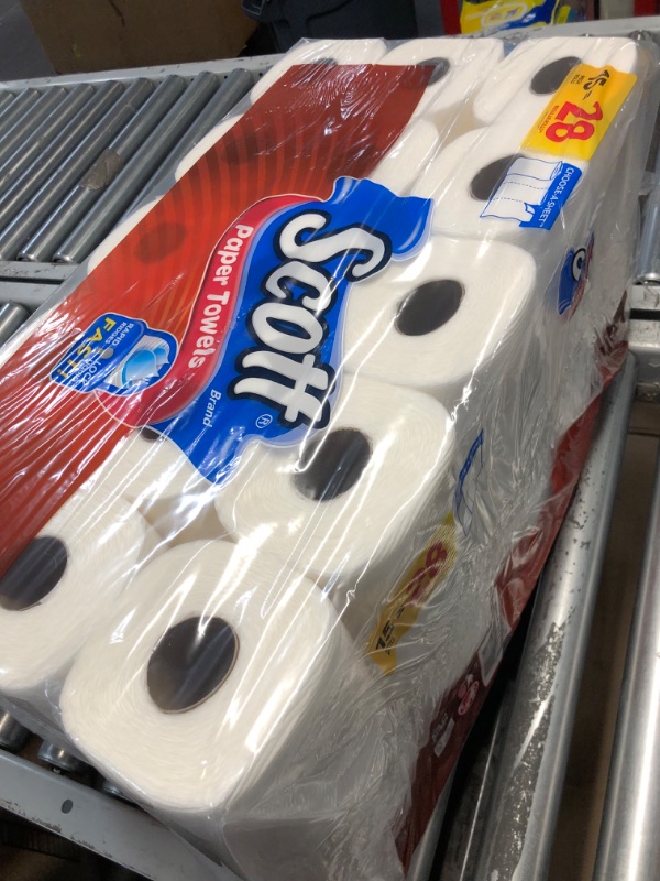 Photo 2 of Scott 36371 Choose-A-Sheet Mega Roll Paper Towels, 1-Ply, White, 102 per Roll (Case of 30 Rolls) 15 Rolls
