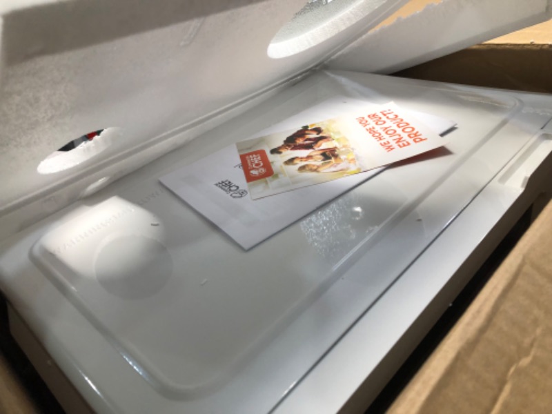 Photo 5 of Commercial Chef CHM660 Counter Top Microwave, 0.6 Cubic Feet White 0.6 Cubic Feet Microwave Oven