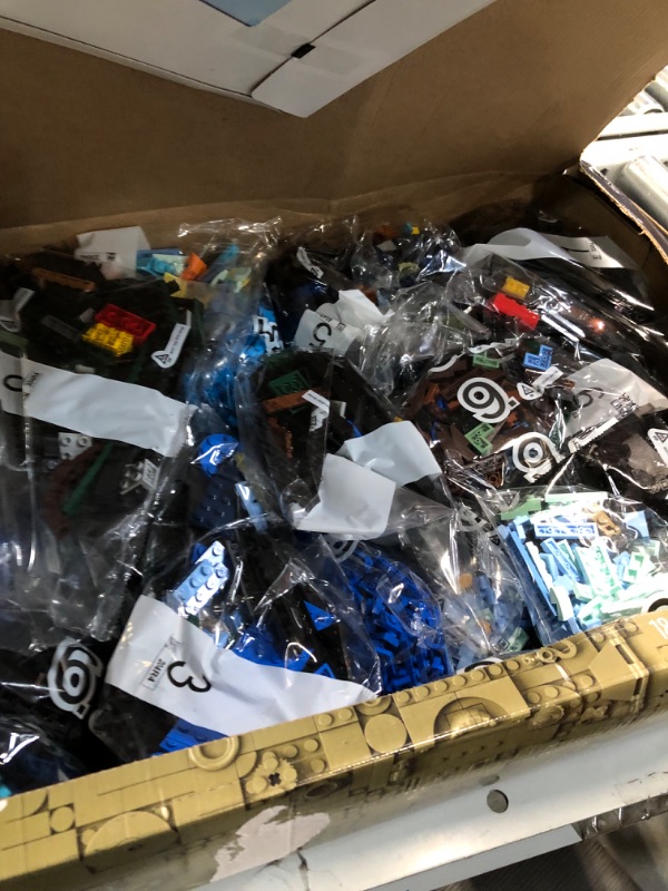 Photo 3 of LEGO Ideas Vincent Van Gogh - The Starry Night 21333 Building Set for Adults (2316 Pieces) Standard Packaging