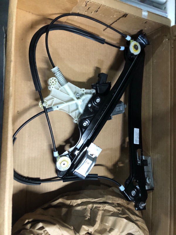 Photo 3 of GM Genuine Parts 22787441 Front Driver Side Window Regulator with Motor