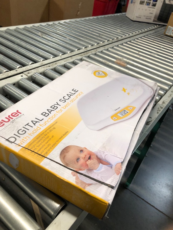 Photo 5 of Beurer BY80 Digital Baby Scale, Infant Scale for Weighing in Pounds, Ounces, or Kilograms up to 44 lbs, Newborn Scale with Hold Function