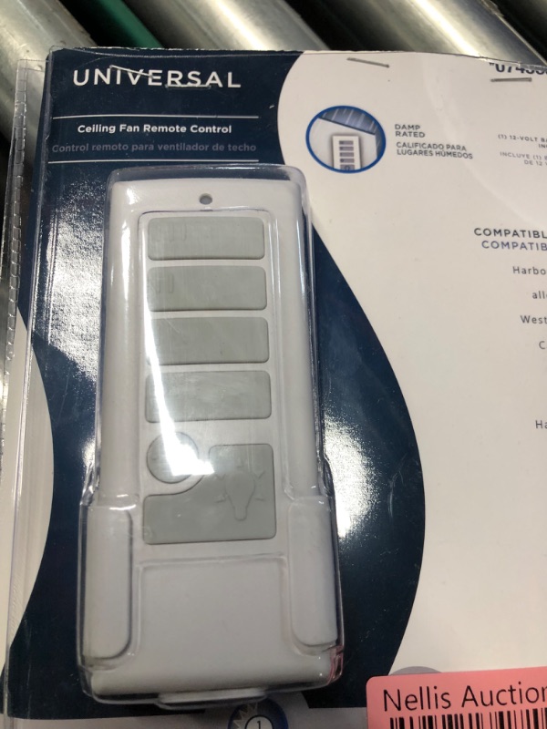 Photo 1 of harbor breeze 40837 off-white handheld universal ceiling fan remote control