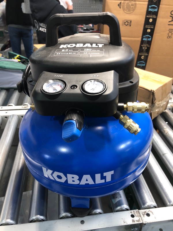 Photo 2 of Kobalt 3-Gallon Portable 150-PSI Electric Hot Dog Air Compressor