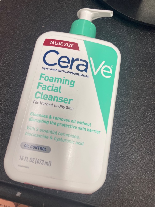 Photo 2 of CeraVe Foaming Facial Cleanser | Daily Face Wash for Oily Skin with Hyaluronic Acid, Ceramides, and Niacinamide| Fragrance Free | 16 Fluid Ounce