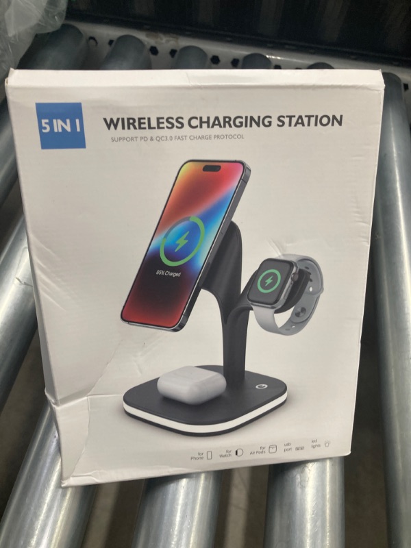Photo 1 of EXW Charging Station, Magnetic Wireless Charger, 5 in 1 Fast Mag-Safe Wireless Charger Stand for iPhone 16,15 14,13,12 Pro/Max/Mini/Plus, Apple Watch 9/8/7/6/SE/5/4/3/2 and Airpods 3/2/Pro/Pro?Green?