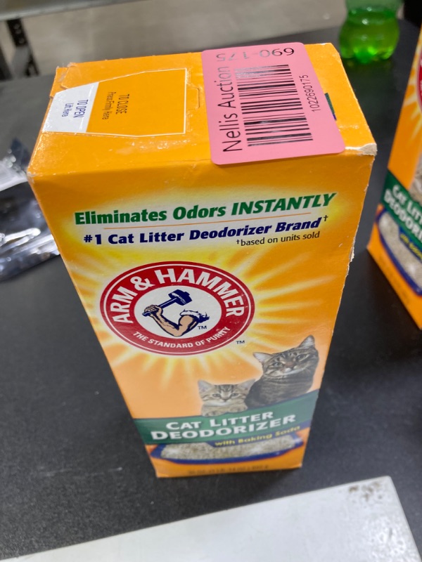 Photo 1 of ARM & Hammer Cat Litter Deodorizer 30 oz 1.88 Pound (Pack of 1)