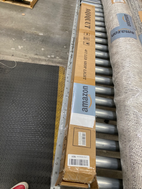 Photo 1 of AQIQUUT Led Shop Lights,4FT Led Shop Light,50W 6500K 7000LM Clear White,Led Shop Light 4FT 110V Linkable Integrated V-Shape for Shop Garage,Warehouse,Workbench and Workshop Indoor(4-Pack)