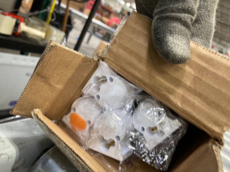 Photo 1 of AQIQUUT Led Shop Lights,4FT Led Shop Light,50W 6500K 7000LM Clear White,Led Shop Light 4FT 110V Linkable Integrated V-Shape for Shop Garage,Warehouse,Workbench and Workshop Indoor(4-Pack)