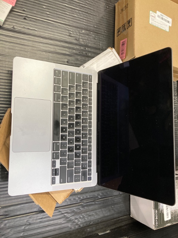 Photo 3 of Late 2020 Apple MacBook Air with Apple M1 Chip (13.3 inch